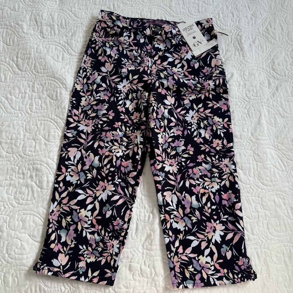 Gloria Vanderbilt Amanda Dark NavyFloral Capri Slimming‎ Pants Women's 10 NWT - Picture 2 of 12